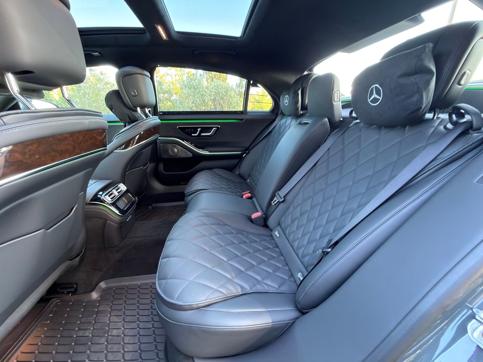 New 2026 MANUFAKTUR Silicon Gray Mercedes-Benz S 580 image 14