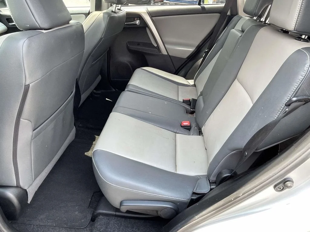 Used 2015 Classic Silver Metallic Toyota Limited image 10