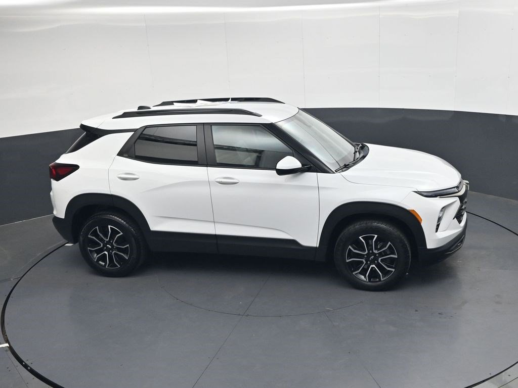 Used 2024 Summit White Chevrolet ACTIV image 23