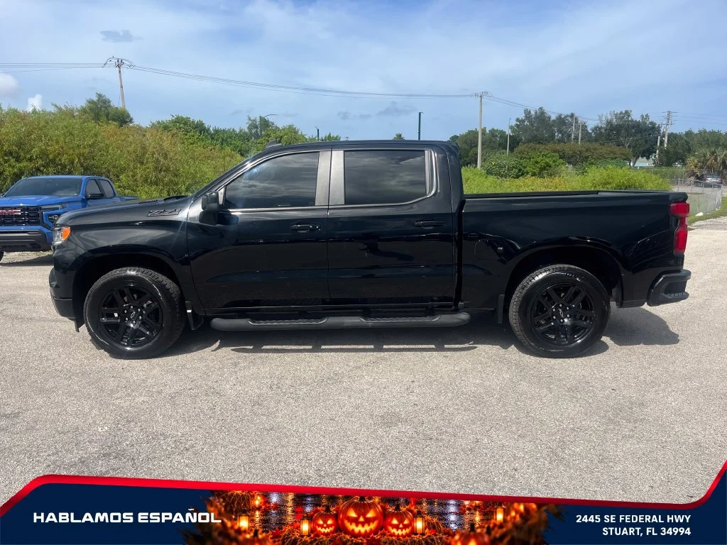 Used 2023 BLACK Chevrolet RST image 8