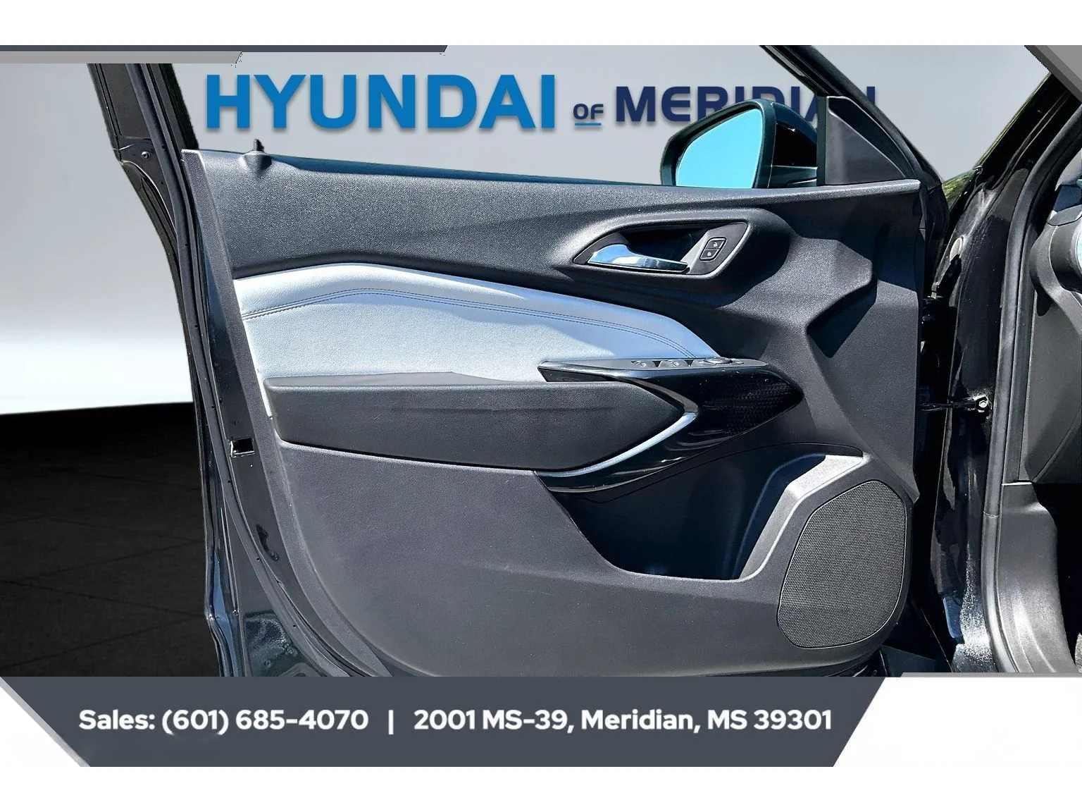 Used 2025 MOSAIC BLACK METALLIC Chevrolet LT image 17