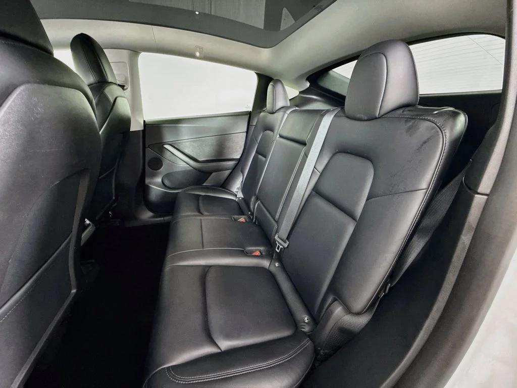 Used 2022 White Tesla Long Range image 25