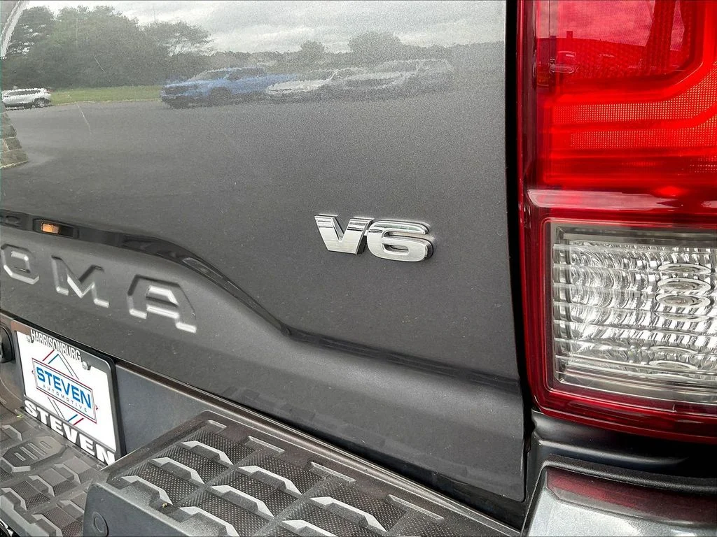Used 2017 Magnetic Gray Metallic Toyota TRD Off-Road image 29