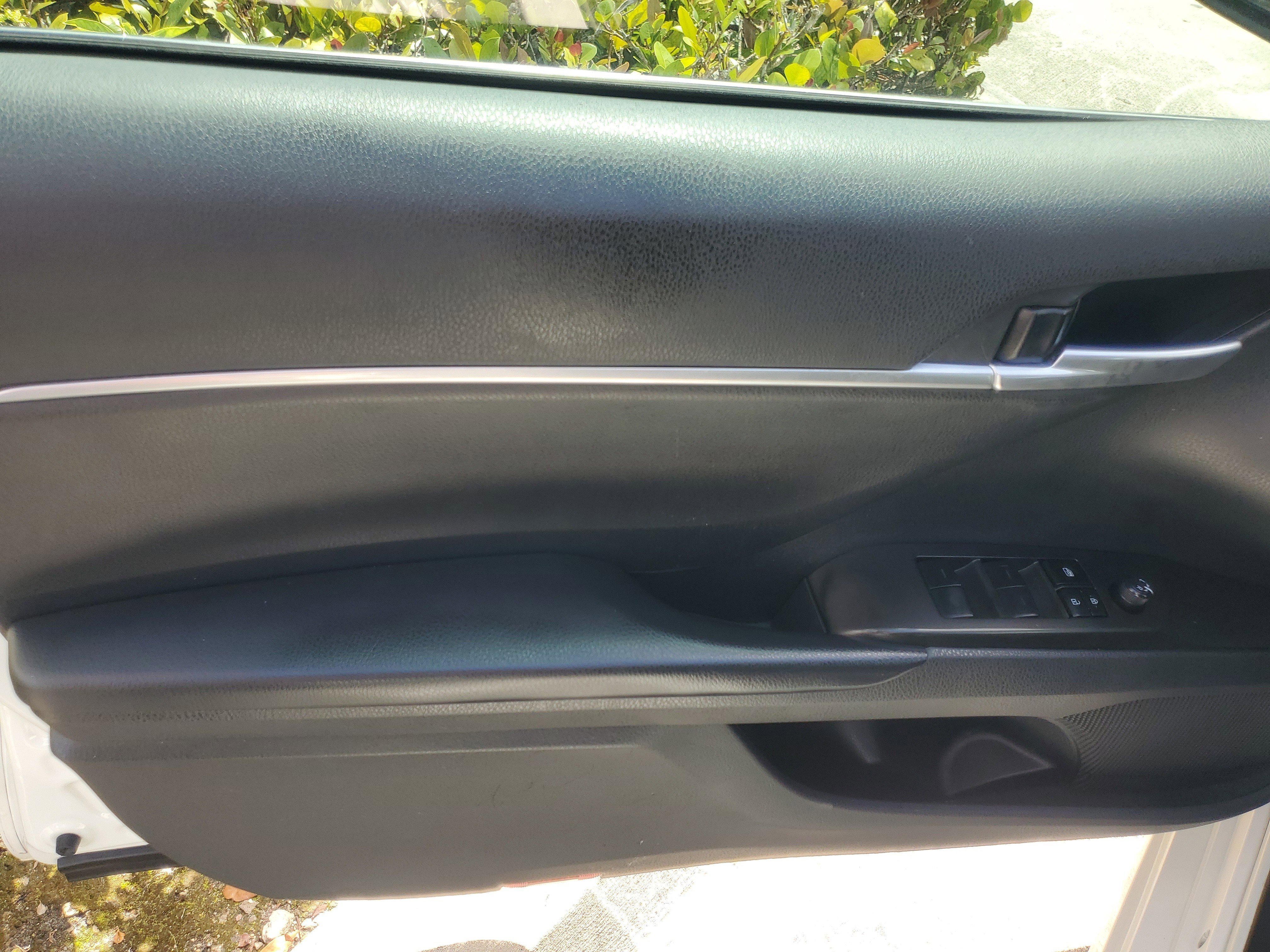 Used 2023 Ice Toyota SE image 18