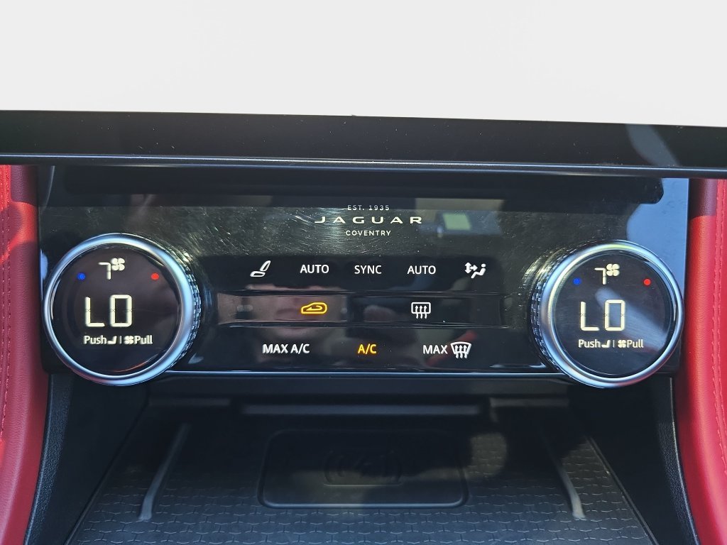 Used 2022 Black Jaguar SVR image 27