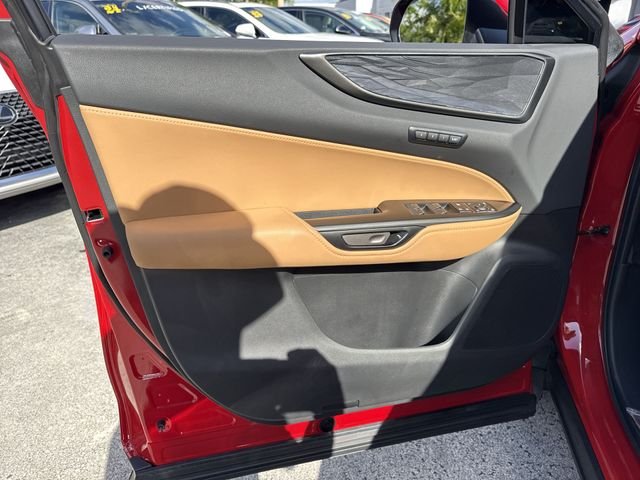 2025 Lexus NX 250 - Photo 13