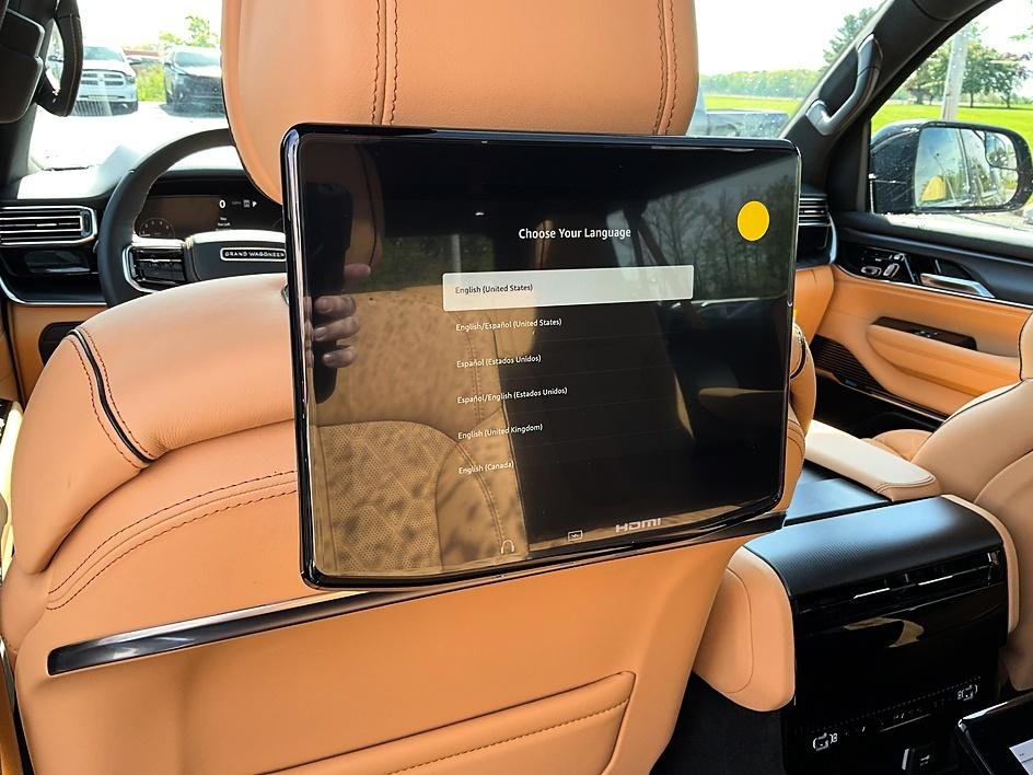 New 2026 High Gloss Black Jeep Summit Reserve image 38