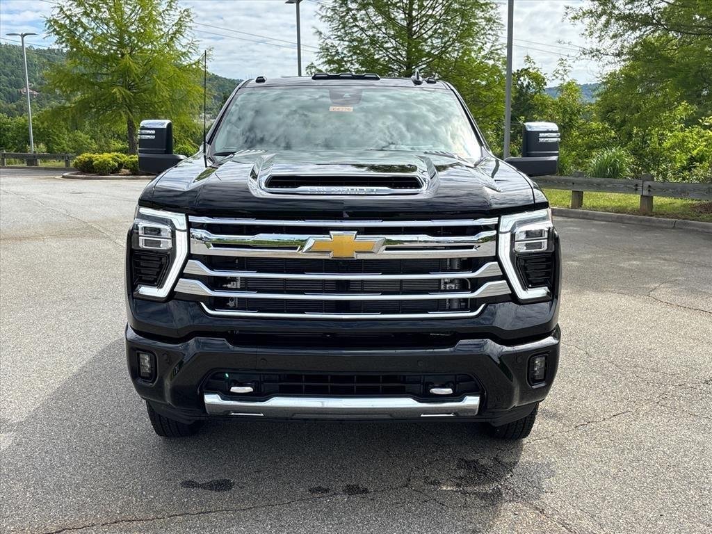 New 2026 Black Chevrolet High Country DRW image 7