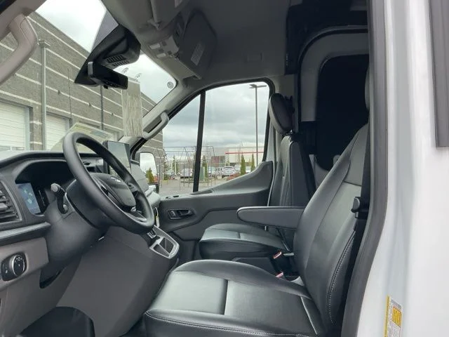 New 2026 Oxford White Ford Base image 15