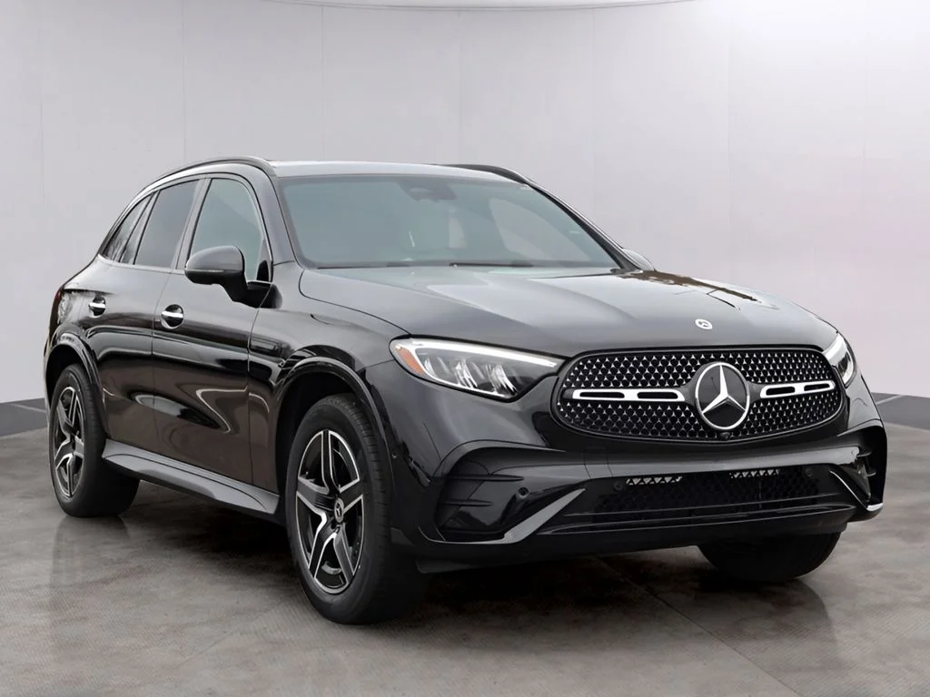 Used 2026 Black Mercedes-Benz GLC 300 image 3