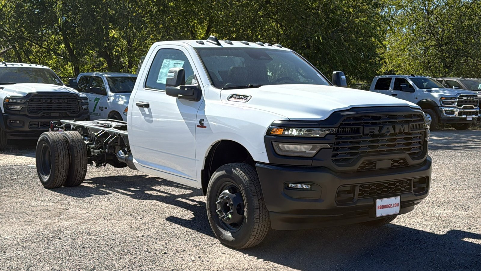New 2026 Bright White Clear-Coat Exterior Paint RAM Tradesman image 7