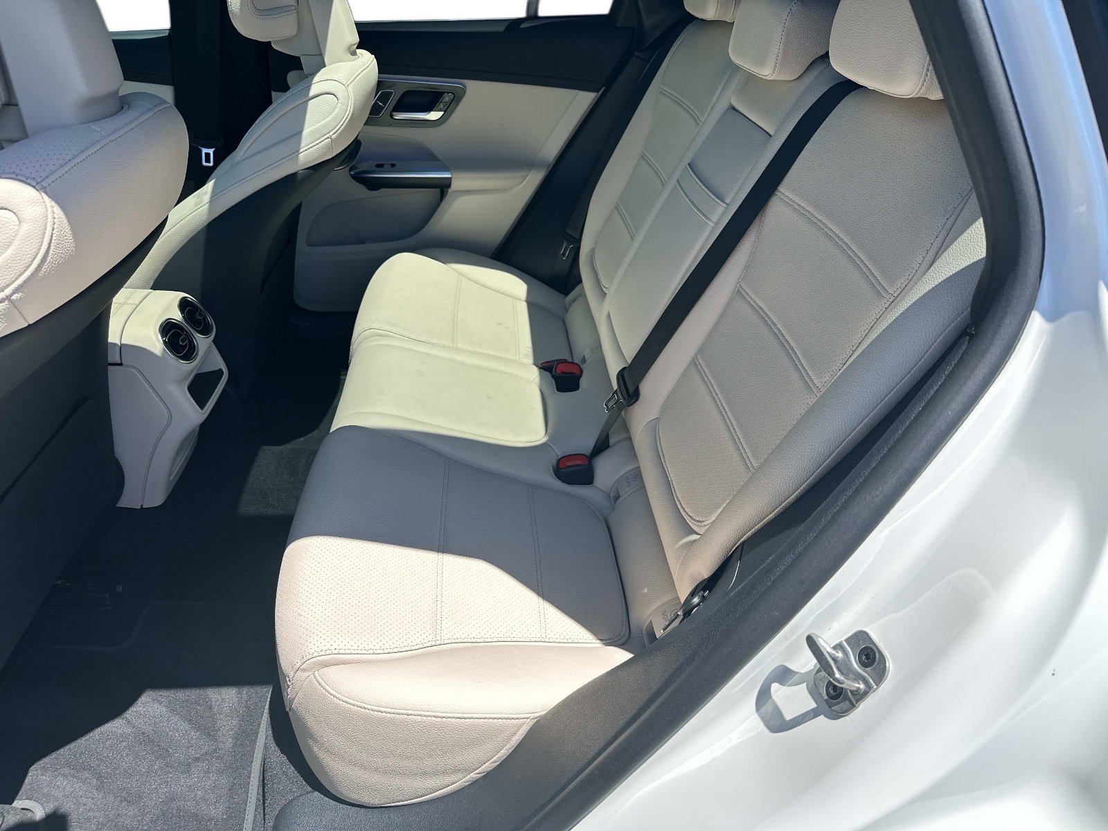 Certified Used 2023 Polar White Mercedes-Benz GLC 300 image 11