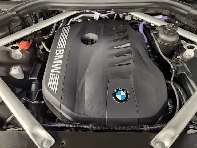 Used 2025 Alpine White BMW xDrive40i image 33
