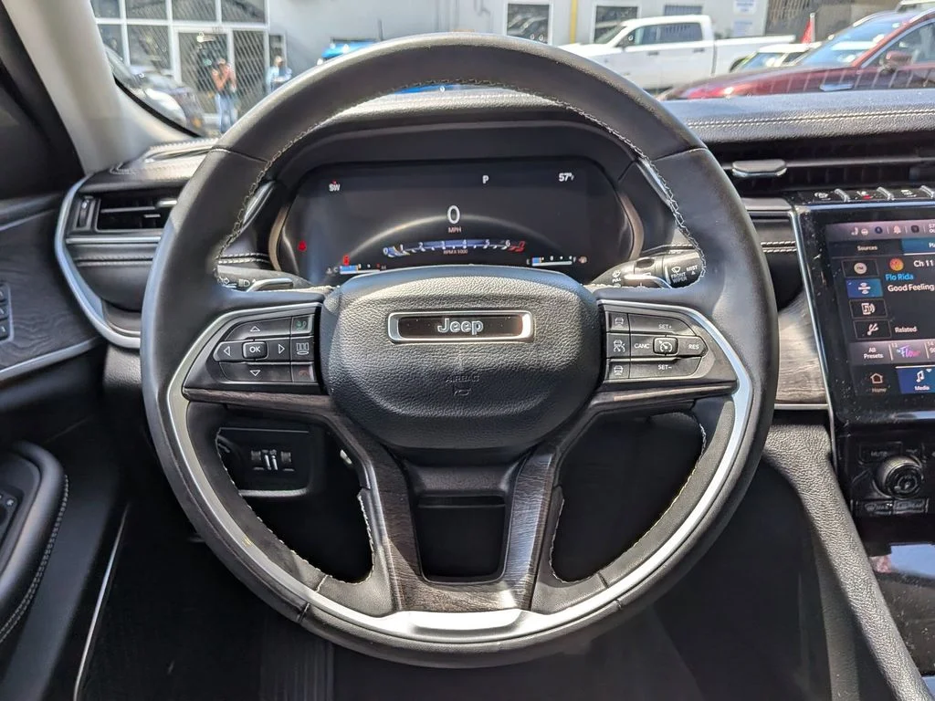Used 2023 Silver Jeep Limited image 15