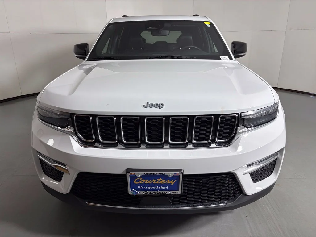 Used 2024 White Jeep 4xe image 3