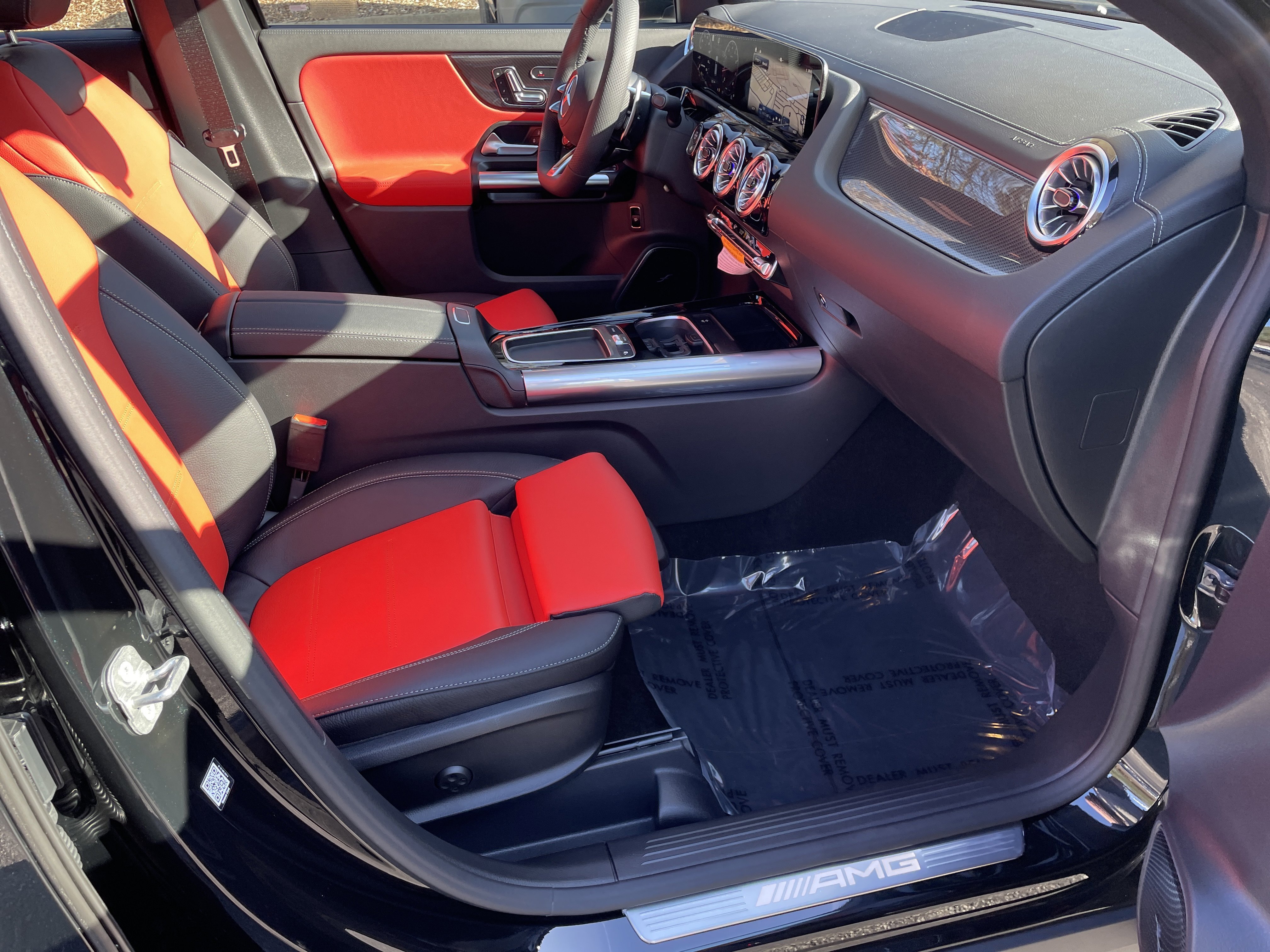 New 2026 Cosmos Black Metallic Mercedes-Benz AMG® GLA 35 4MATIC® SUV image 43