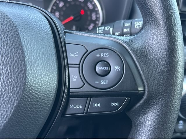 Used 2022 Silver Toyota XLE image 35