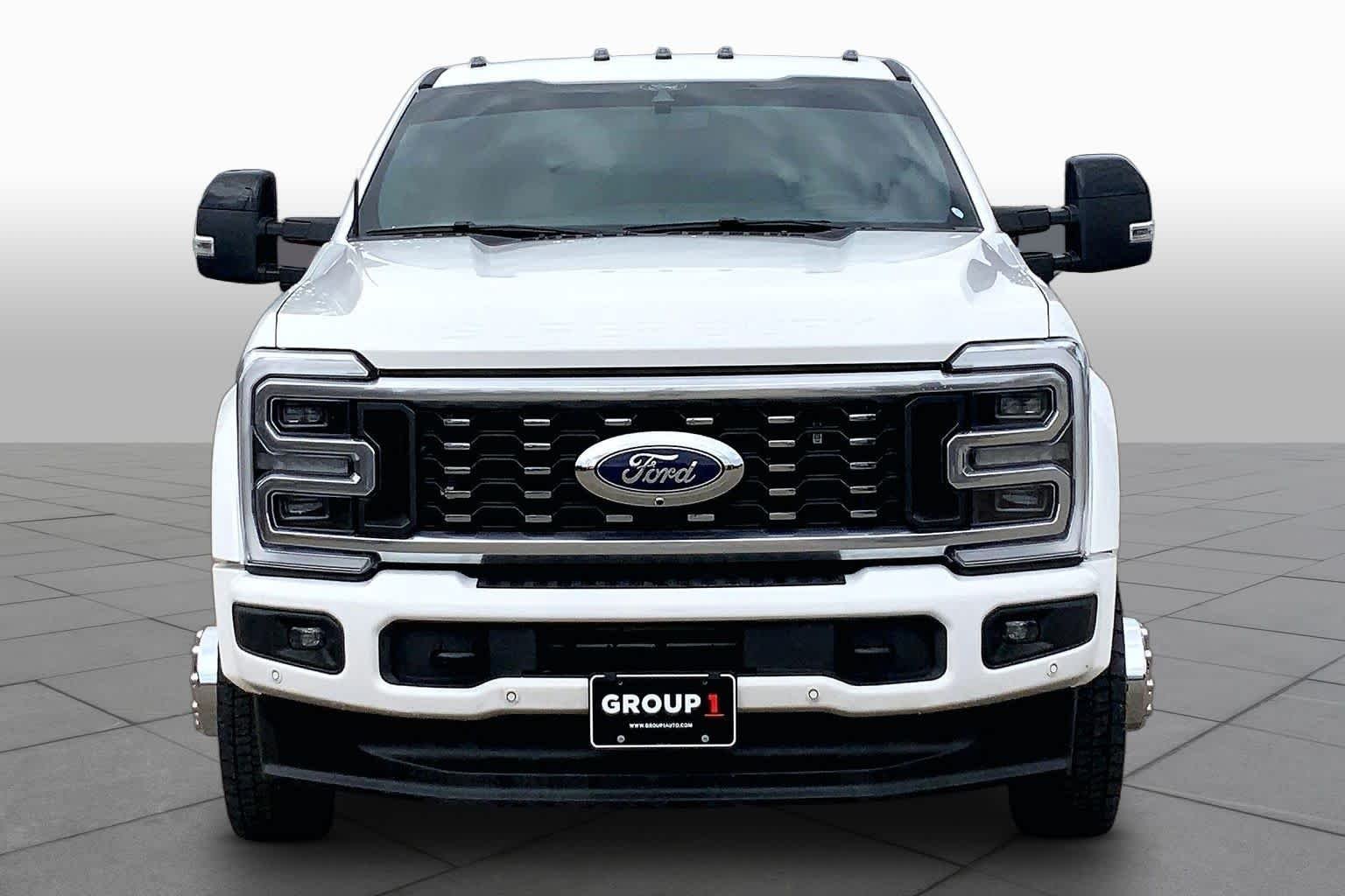 Used 2025 Star White Ford Platinum image 4