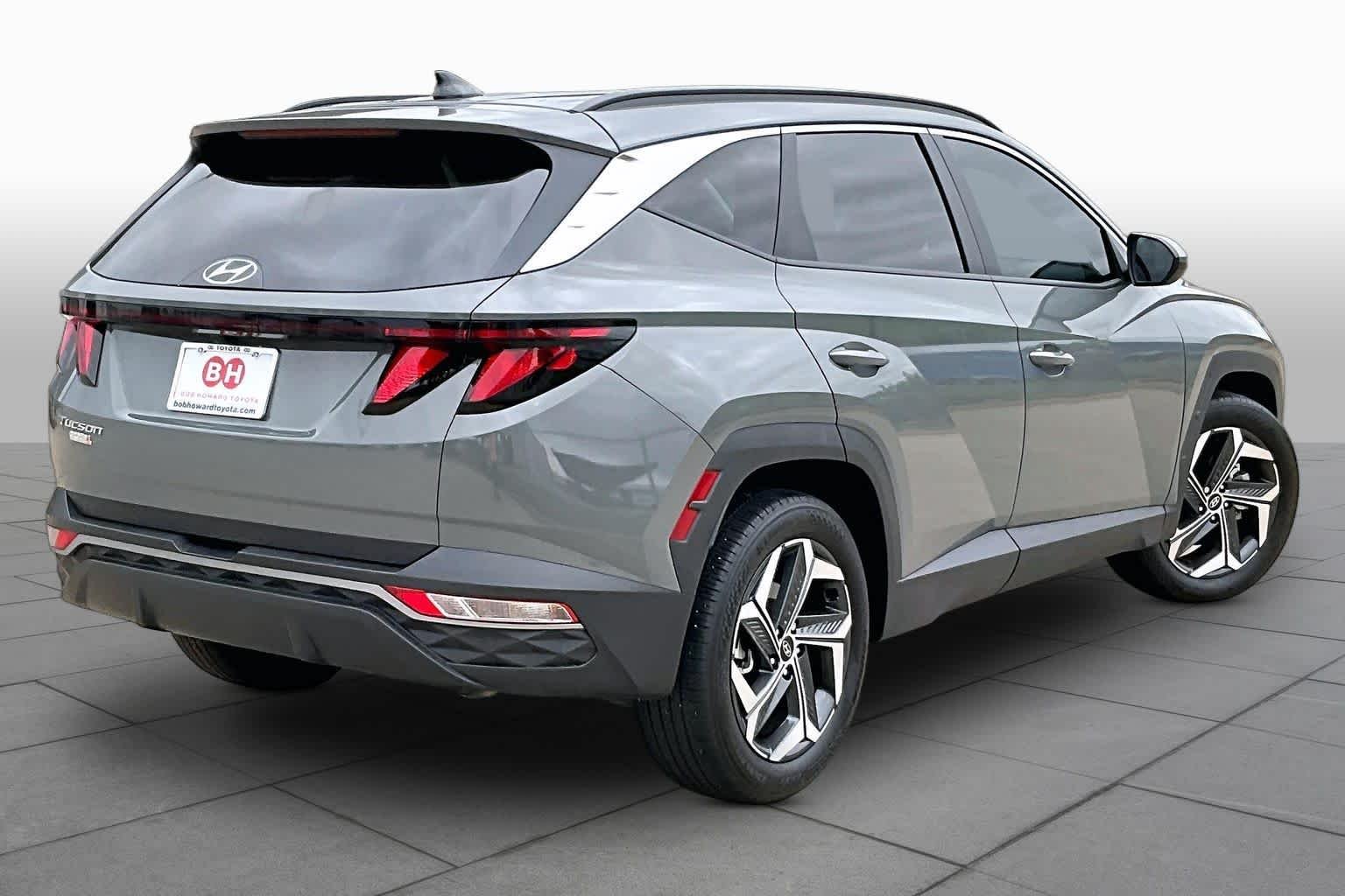 Used 2024 Hampton Gray Hyundai SEL image 12