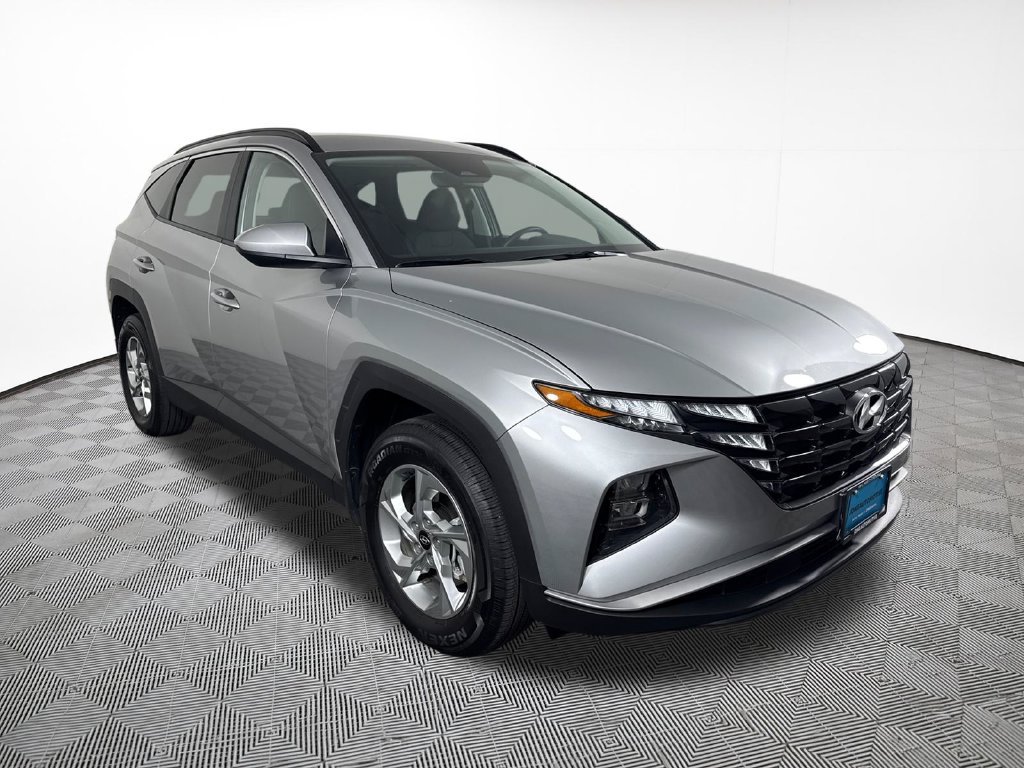 Used 2024 Silver Hyundai SEL image 4