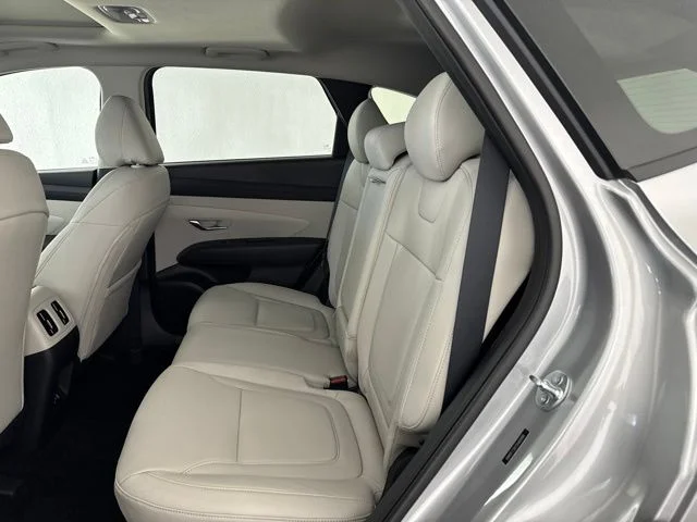 Used 2025 Silver Hyundai SEL Convenience image 32