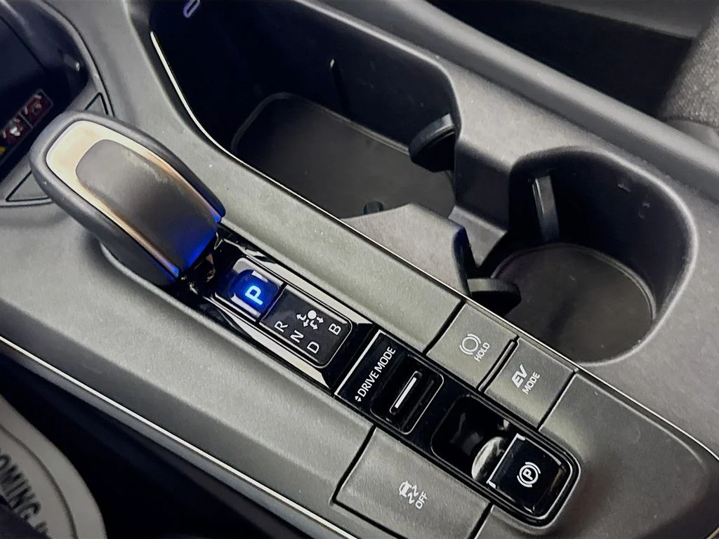 Used 2023 White Toyota XLE image 19