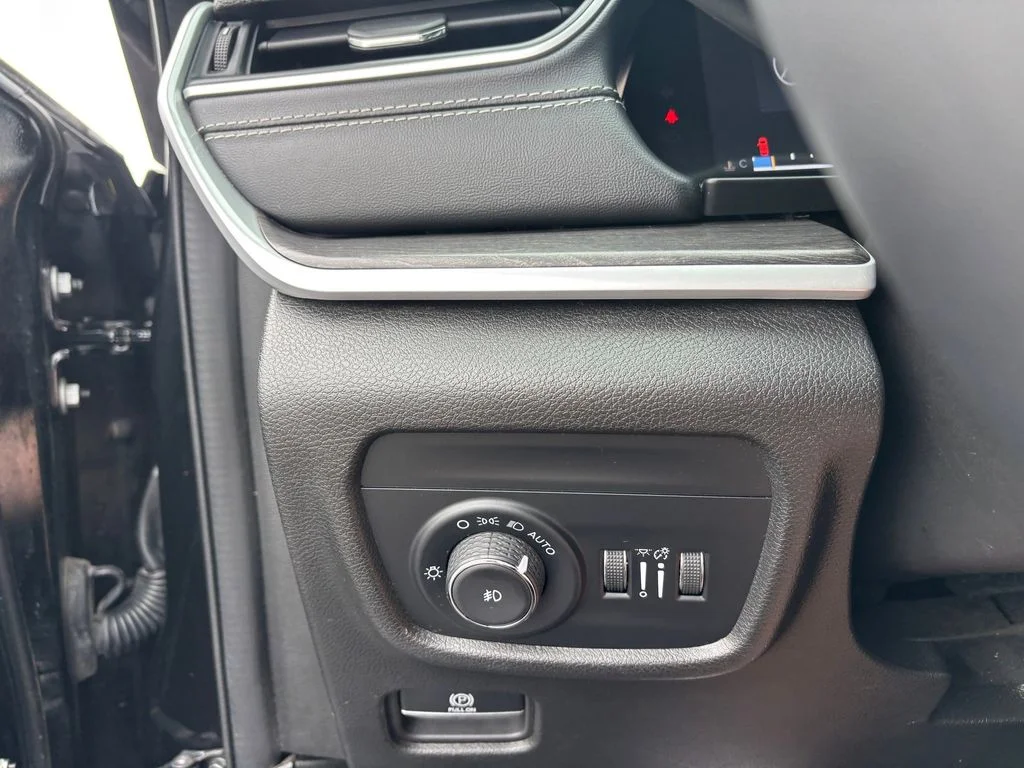 Used 2024 Black Jeep Limited image 21