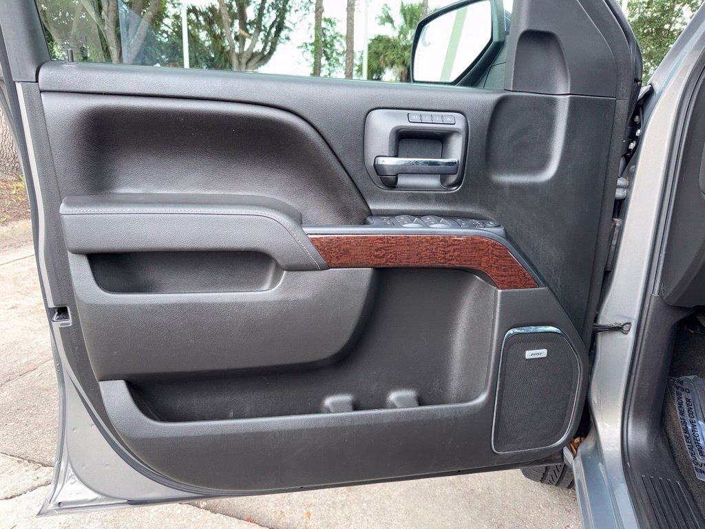 Used 2017 PEPPERDUST METALLIC GMC SLT image 19