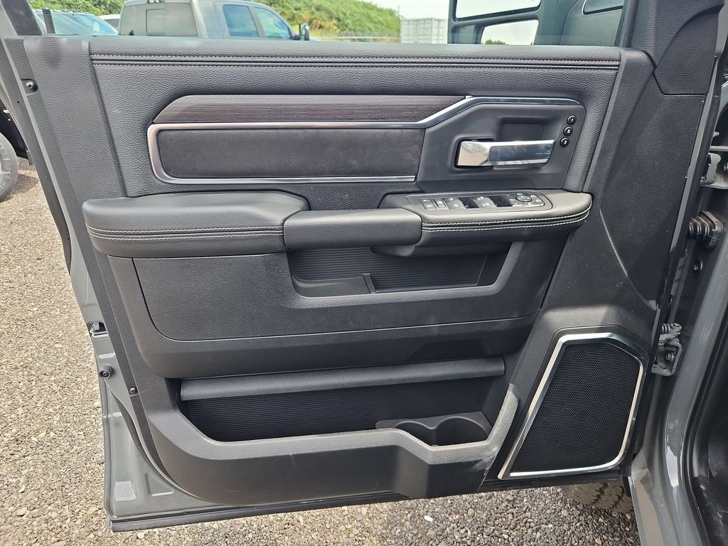 New 2026 Ceramic Gray Clear-Coat Exterior Paint RAM Laramie image 11