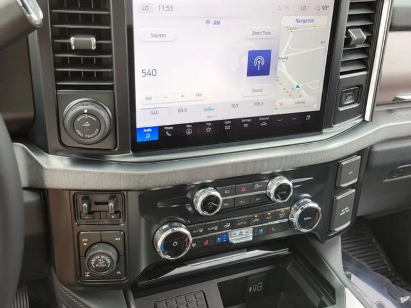 2026 Ford F-250 Super Duty Platinum - Photo 16