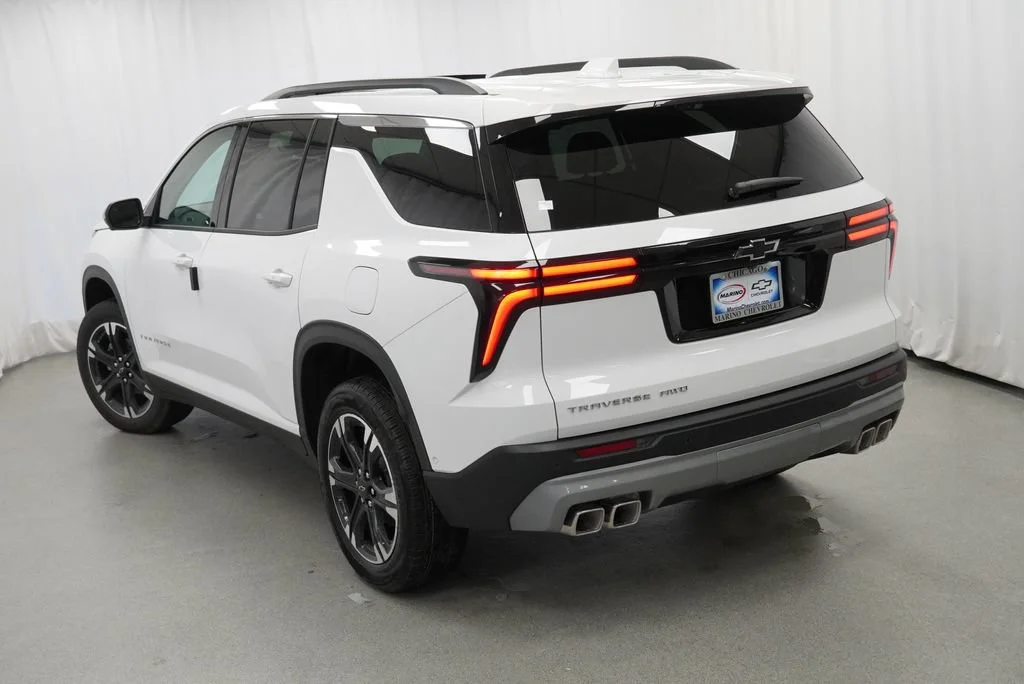 New 2027 Summit White Chevrolet LT image 38