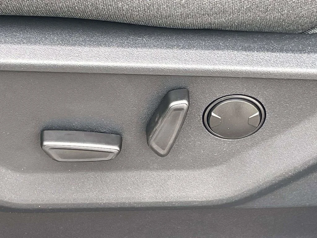 New 2026 Oxford White Ford XLT image 14