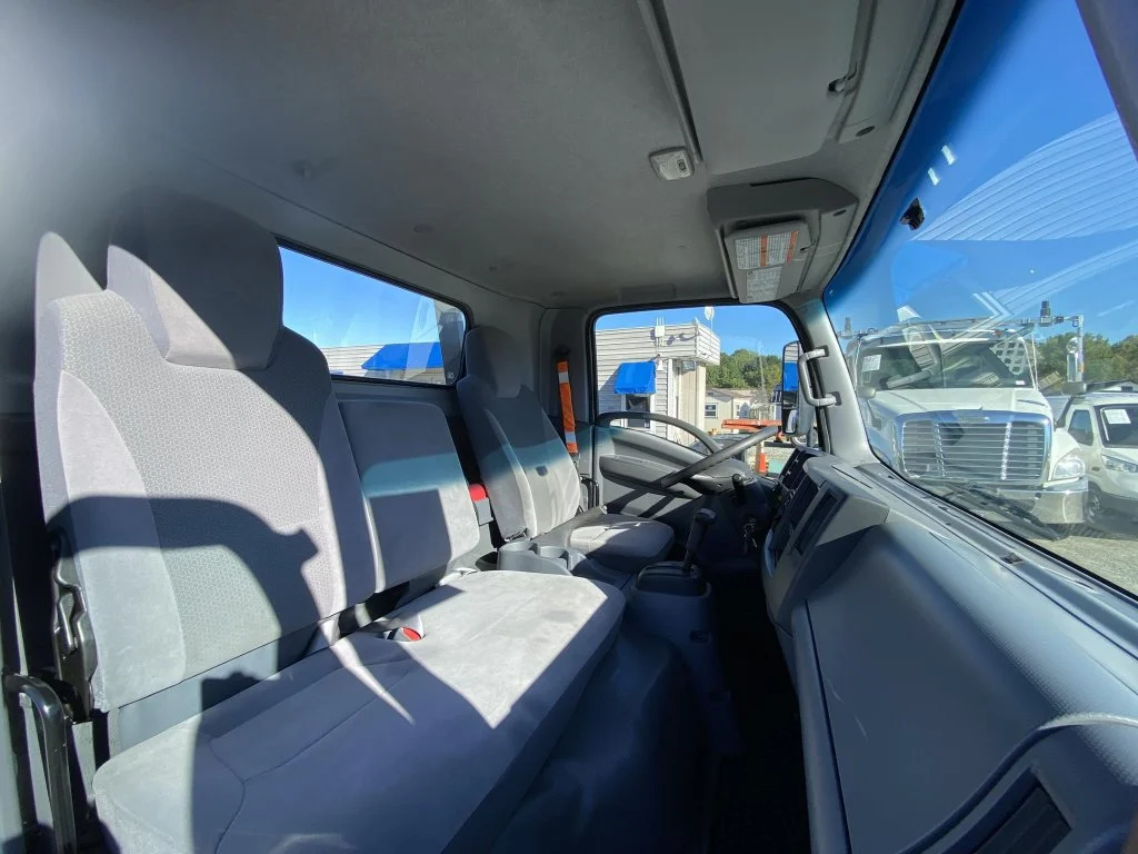 Used 2019  Isuzu Rollback image 25