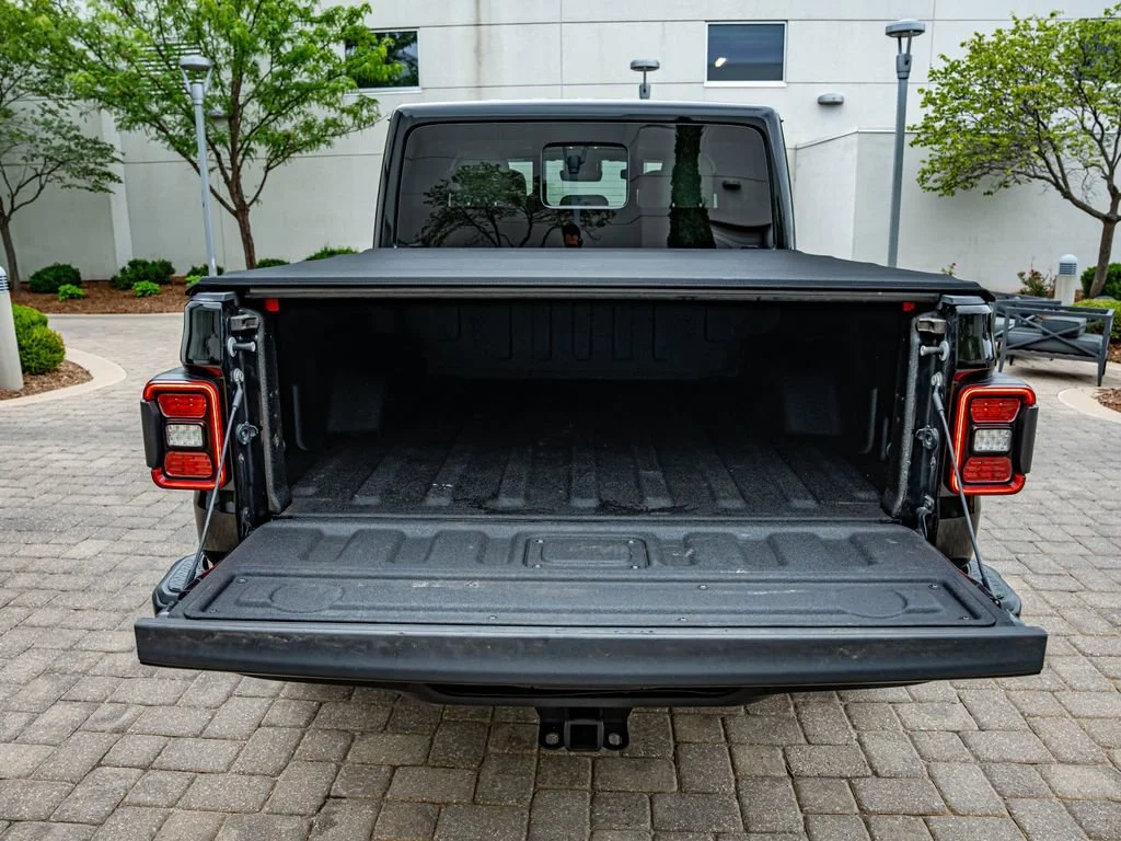 Used 2021 Black Clearcoat Jeep Mojave image 35