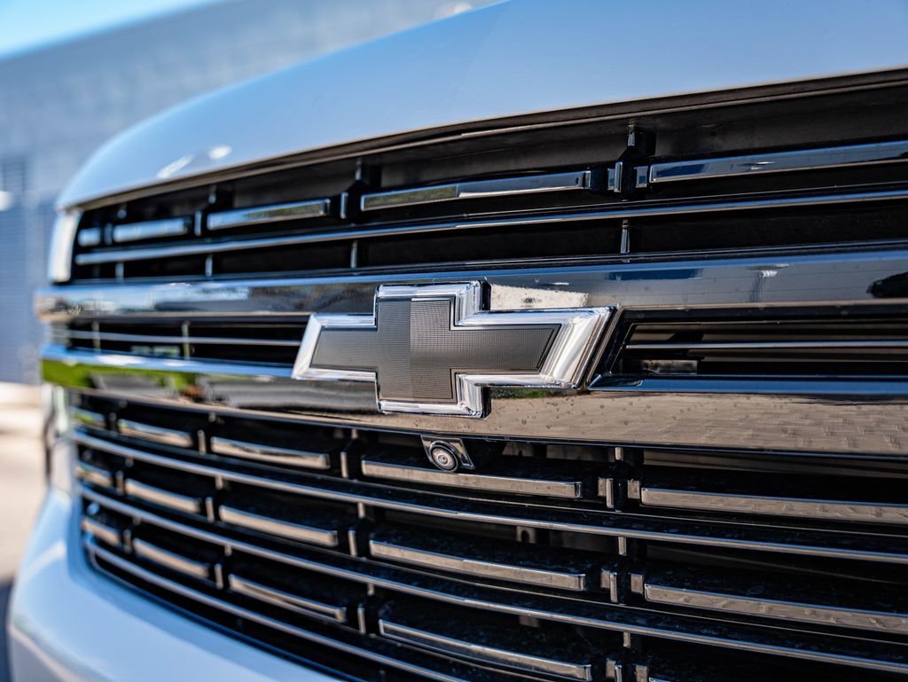 Used 2024 Summit White Chevrolet RST image 12