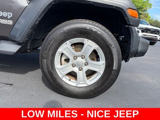 Used 2020 Gray Jeep Unlimited Sport S image 8