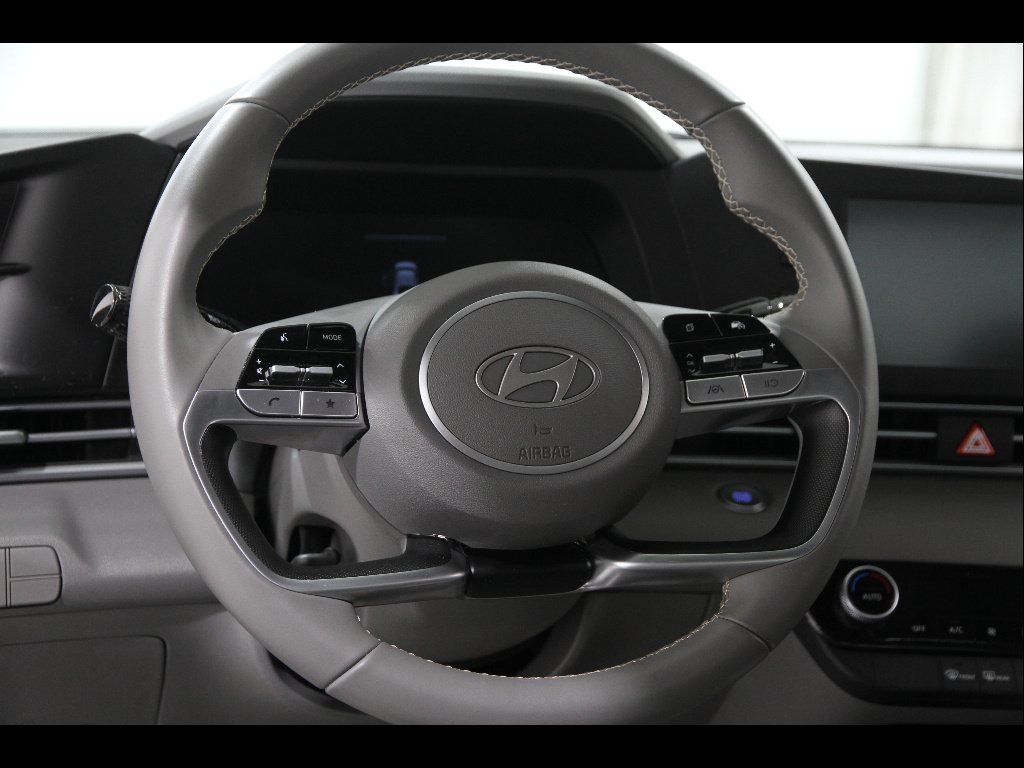 2025 Hyundai Elantra SEL - Photo 7
