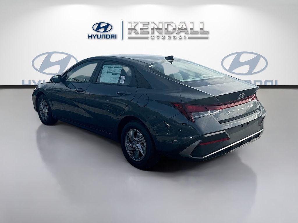 New 2026 Ecotronic Gray Hyundai SE image 4