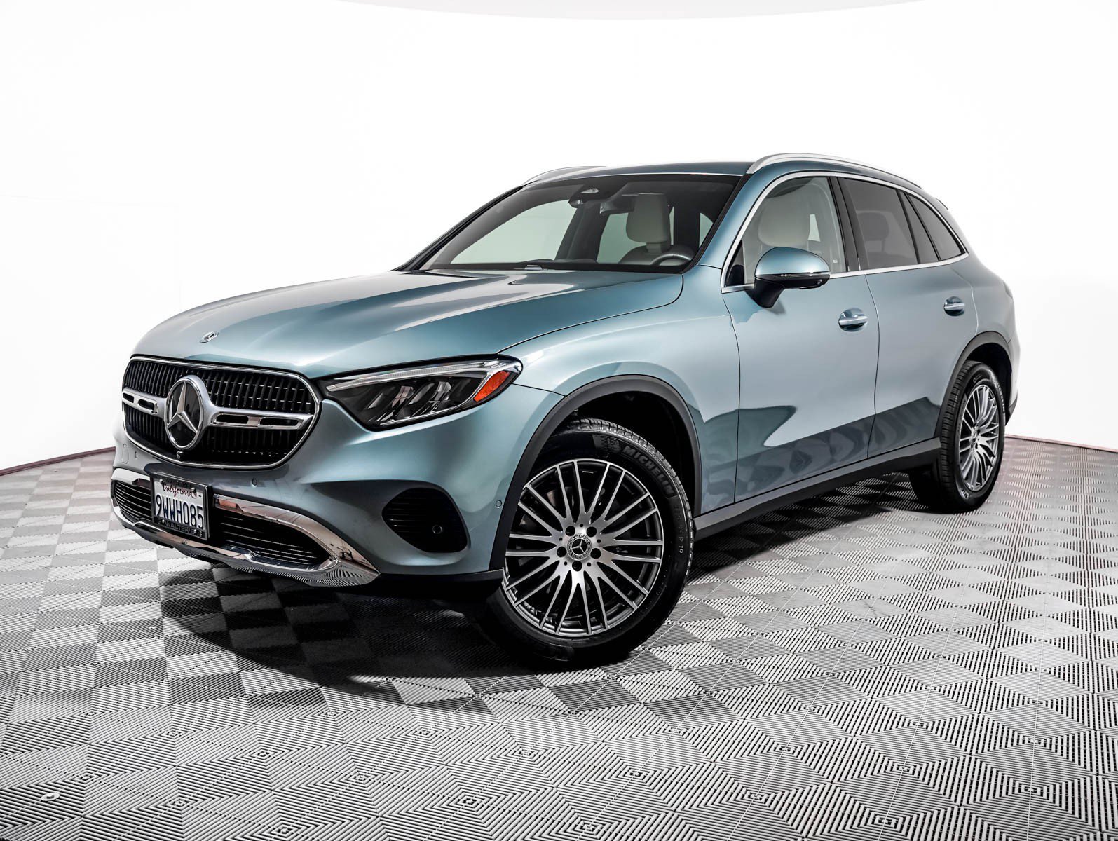 Certified Used 2026 Verde Silver Me Mercedes-Benz GLC 300 image 1