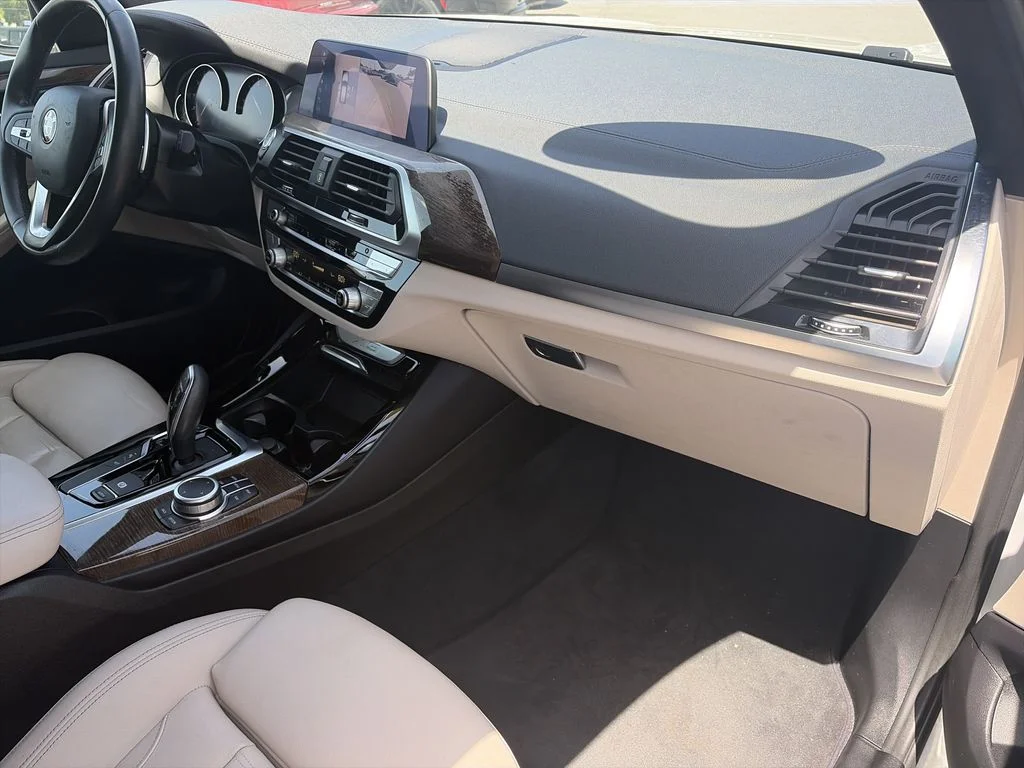 Used 2020 White BMW sDrive30i image 33