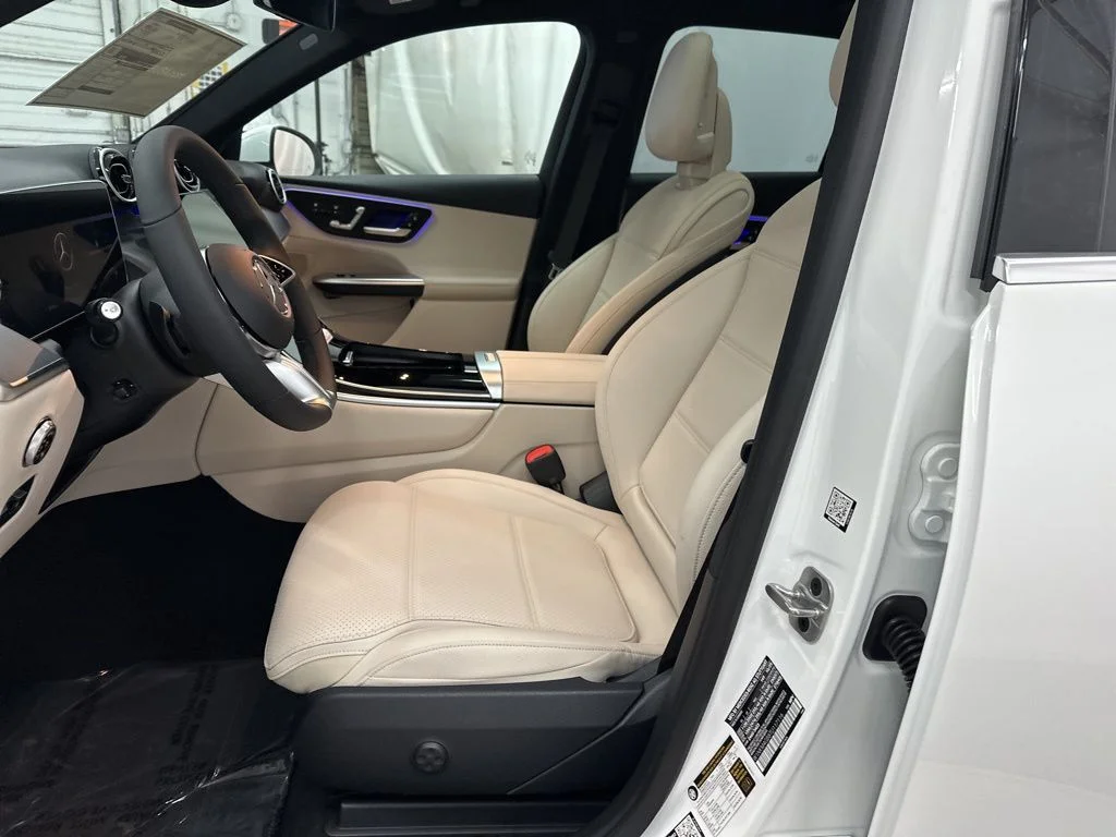 Used 2026 White Mercedes-Benz GLC 300 image 18