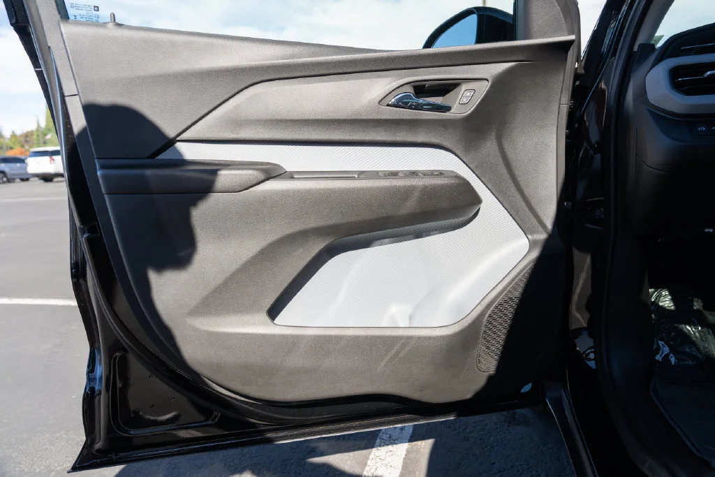 2027 Chevrolet Bolt RS - Photo 21
