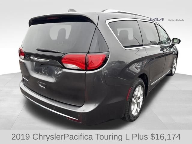 Used 2019 Crystal Metallic Chrysler Touring L Plus image 8