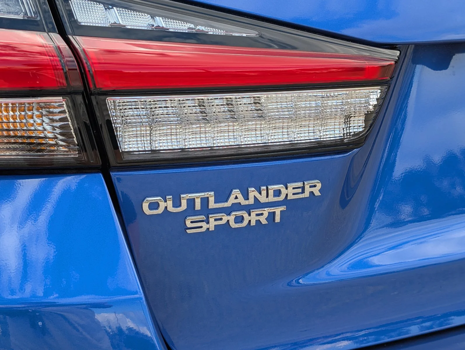 New 2027 Blue Mitsubishi 2.0 ES image 5