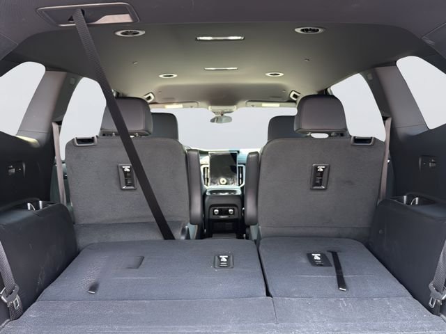 Used 2025 White GMC AT4 image 30
