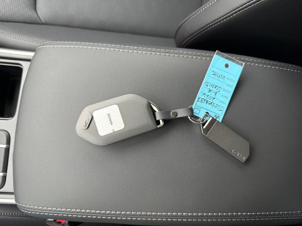 New 2026 Glacial White Pearl Kia S image 32