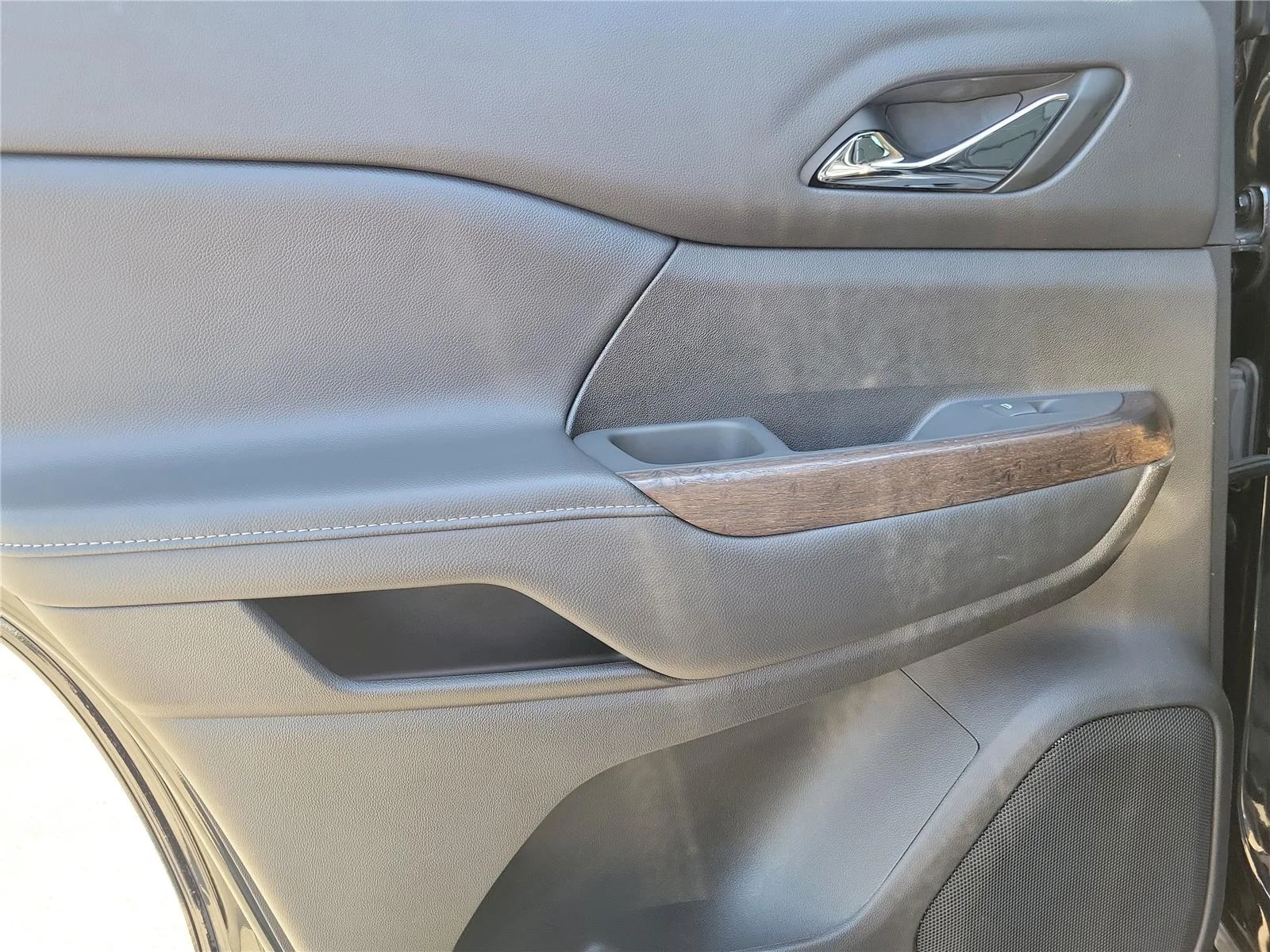 2023 GMC Acadia Denali - Photo 17