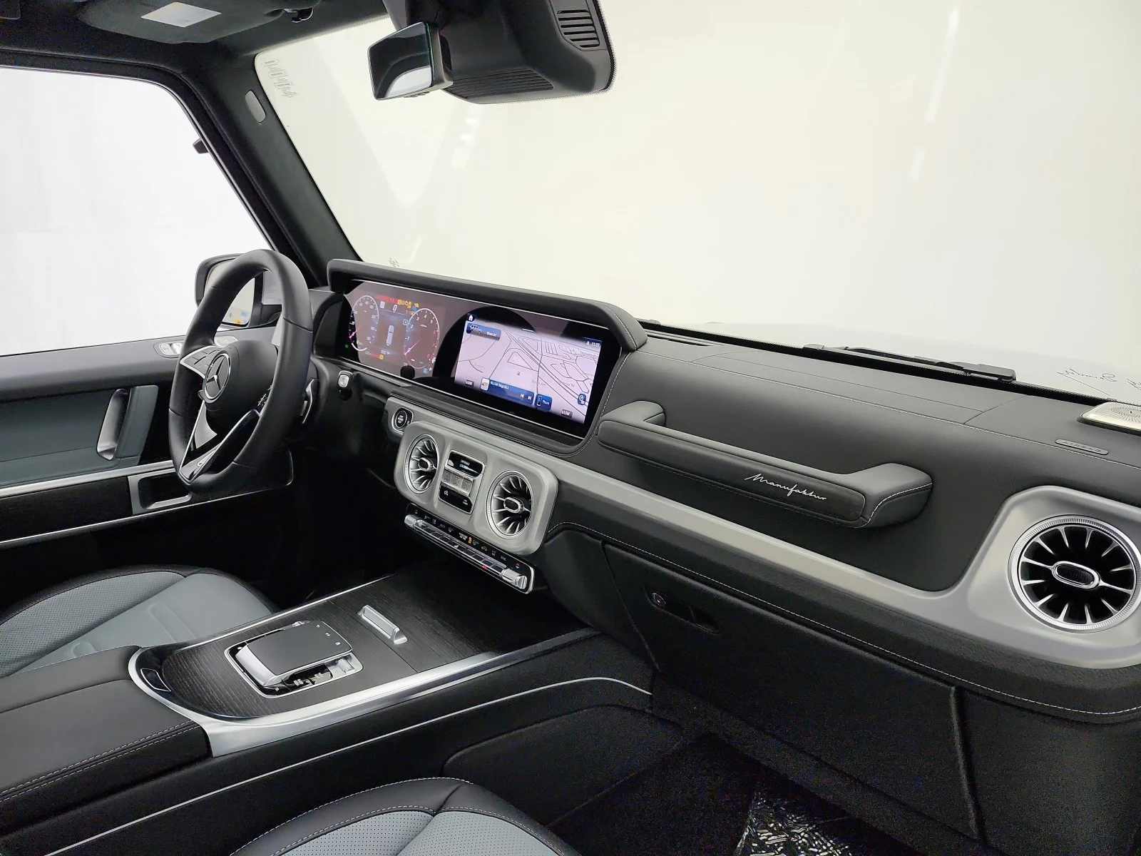 Certified Used 2025 Iridium Silver Metallic Mercedes-Benz G 550 image 26