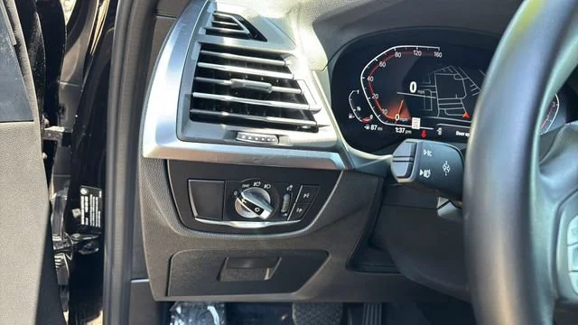 Used 2024 Black BMW xDrive30i image 22