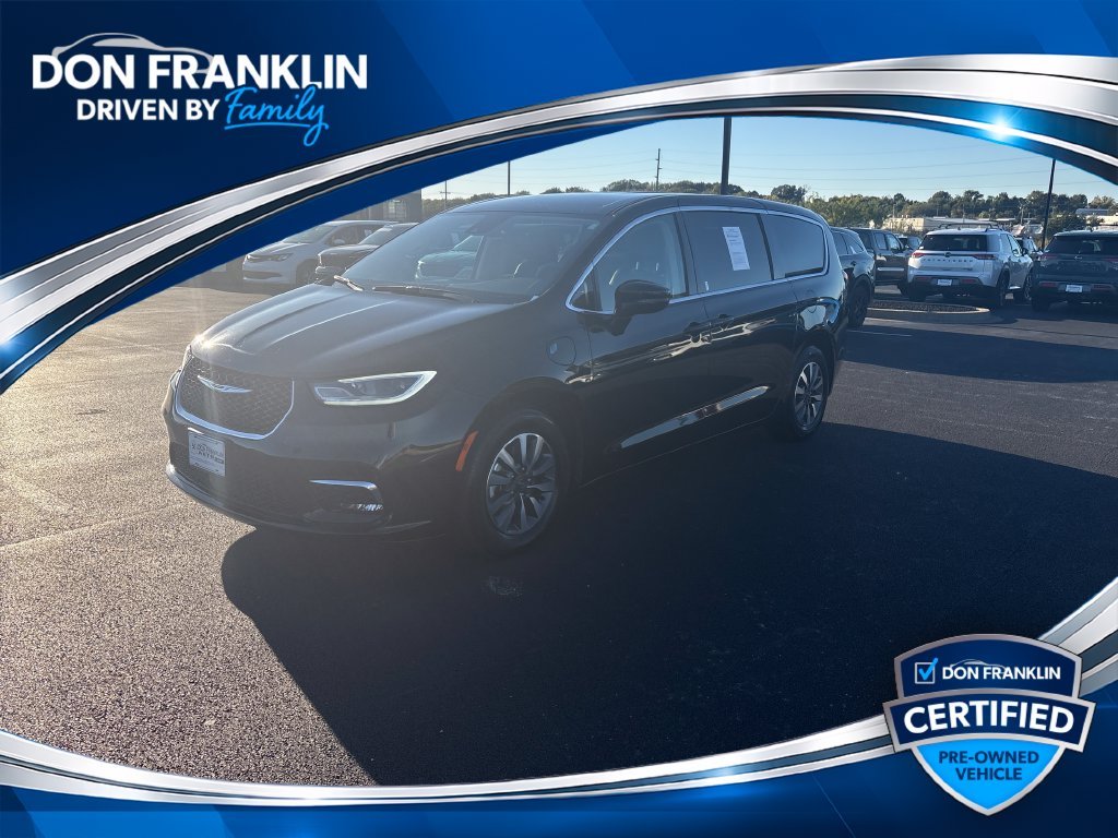 2024 Chrysler Pacifica PHEV Select